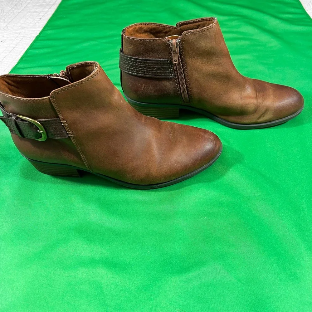 Clarks addiy kara